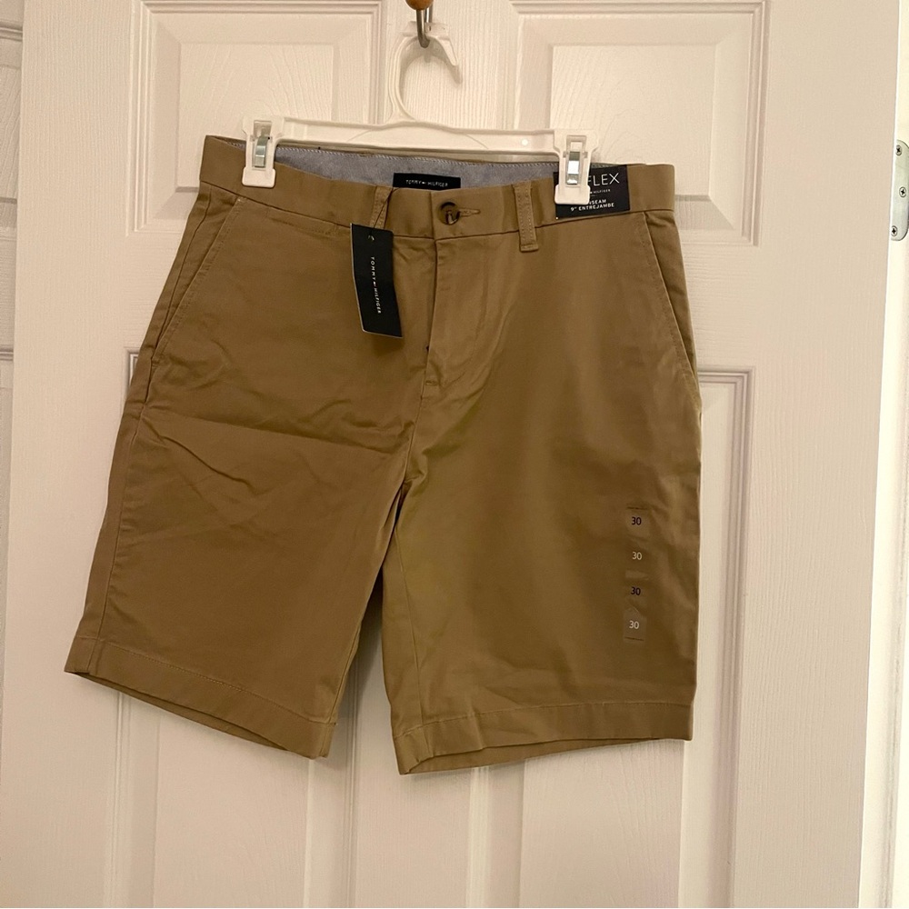 Tommy Hilfiger Men's The Flex Khaki Dress Shorts